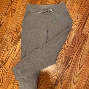 LULULEMON Sz 6 Jogger Grey